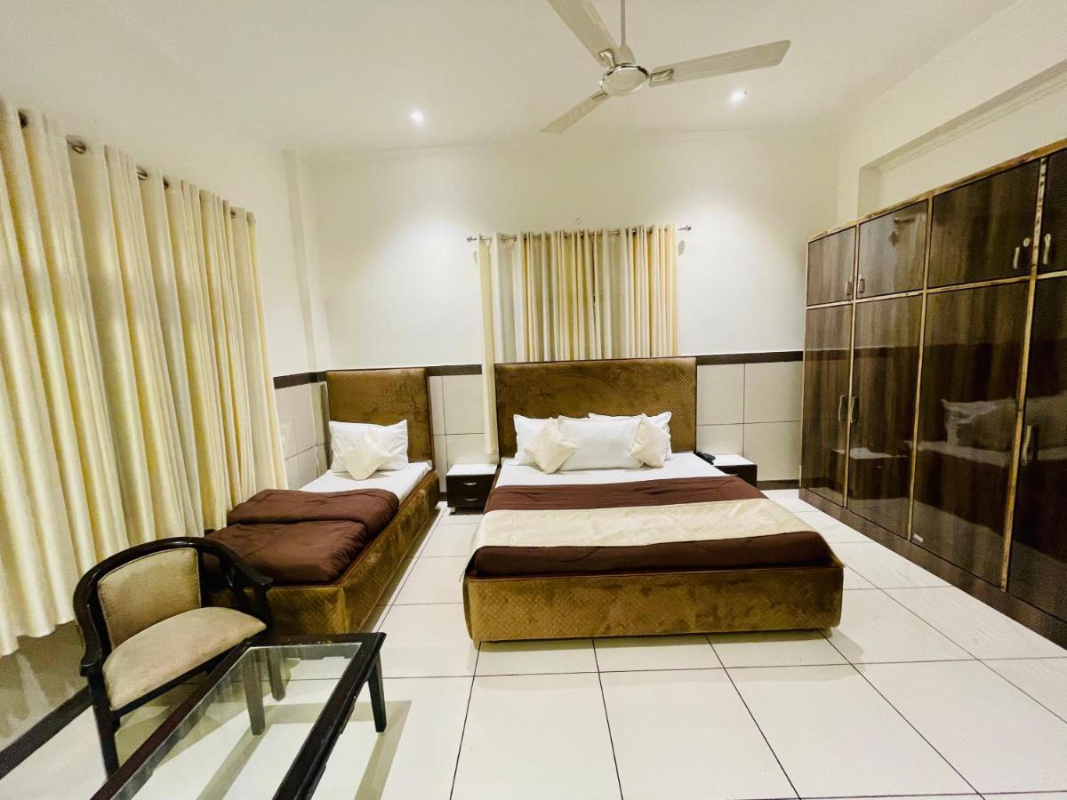 Primrose Hotel And Restaurant Sonipat Exterior photo