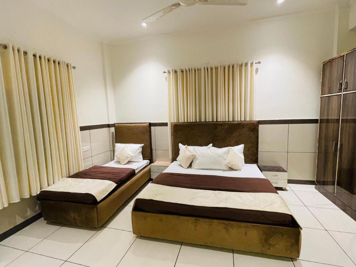 Primrose Hotel And Restaurant Sonipat Exterior photo