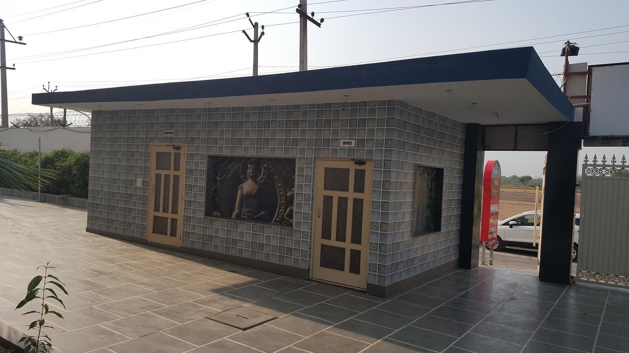 Primrose Hotel And Restaurant Sonipat Exterior photo